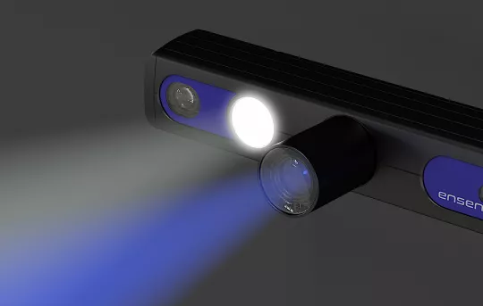 200 Watt Pattern-Projektor und Weißlicht-LED für gute Farbaufnahmen