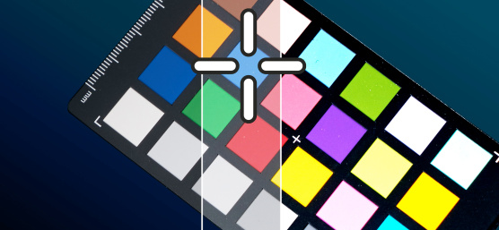 Auf einer Farbpalette ist blau durch ein Kreuz markiert.