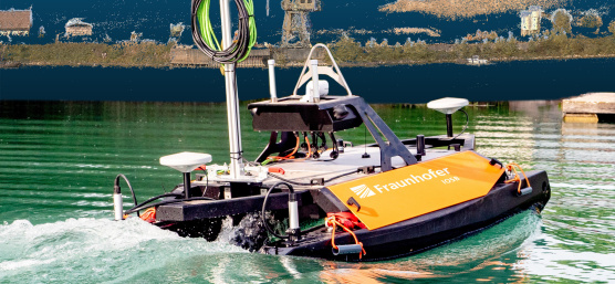Autonomes Wasserfahrzeug mit 3D-Karte des Uferbereichs