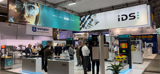 IDS Messestand mit Industriekamera-Neuheiten und Live-Demos auf der VISION