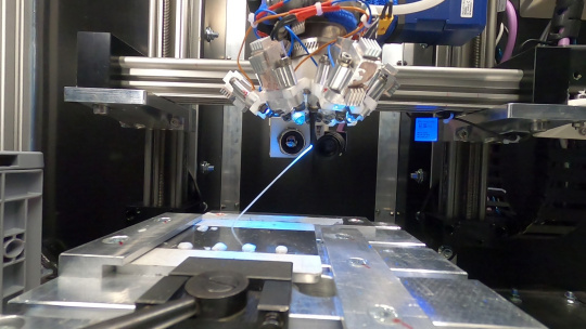 Erfolgreicher 3D-Druck eines „Diagonal rod“ in der Schwerelosigkeit [Bild: AIMIS-FYT]