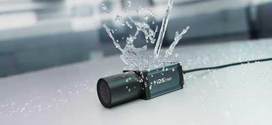 Wasserstrahl trifft die Kamera IDS NXT oslo