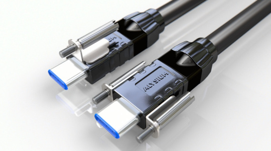USB Type-C Stecker hinten links mit einfacher und vorne rechts mit zweifacher Verschraubung