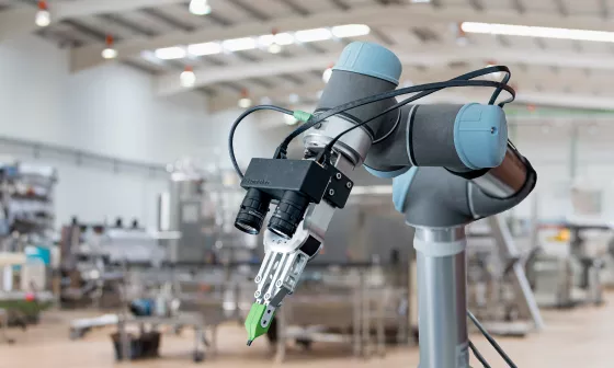 2 uEye XCP Industriekameras von IDS auf Roboterarm ermöglichen intelligentes, schnelles Bin Picking