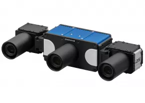 Frontansicht der blau-schwarzen 3D-Kamera Ensenso XR, seitlich bestückt mit je einer IDS Industriekamera & Objektiv