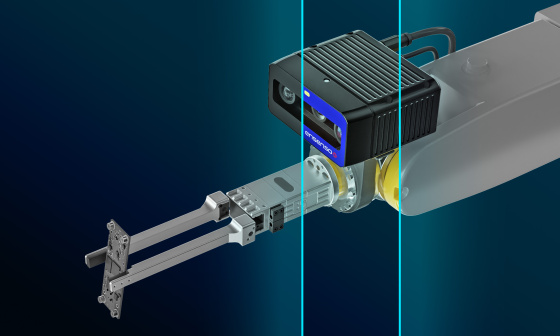 Ein Greifer mit Ensenso B 3D-Kamera hält eine Platine