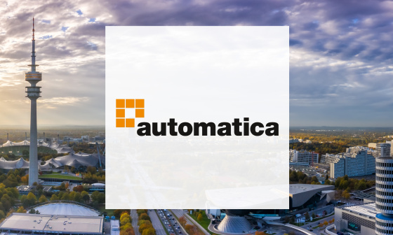 Automatica Logo im Vordergrund und Luftaufnahme von München im Hintergrund