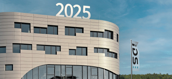 IDS Gebäude in Obersulm mit IDS-Flagge und der Jahreszahl 2025.