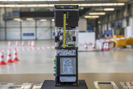 Der SAGE Cubesat muss im All physikalischen Belastungen, Strahlungs- und Temperaturschwankungen standhalten.