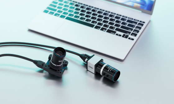 uEye Live Monitoring-Kameras vor Laptop