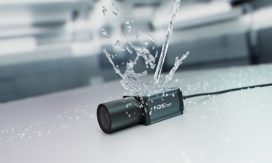 Wasserstrahl trifft die Kamera IDS NXT oslo