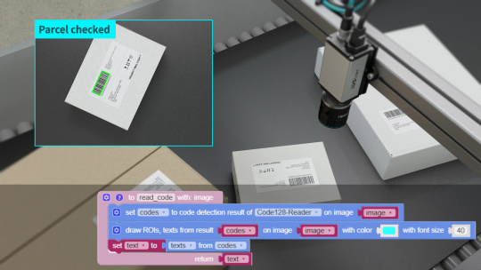 IDS NXT Kamera detektiert Pakete auf einem Förderband und liest Barcodes auf den Paket-Etiketten. Mit einem blockbasierten Editor werden die Aufgaben in einen Analyseablauf gebracht und auf der Kamera ausgeführt.