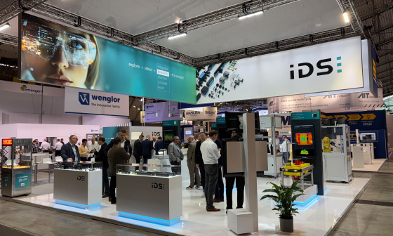 IDS Messestand mit Industriekamera-Neuheiten und Live-Demos auf der VISION
