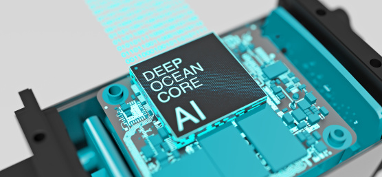 Auf Platine befindet sich hervorgehoben ein Chip namens DEEP OCEAN CORE AI
