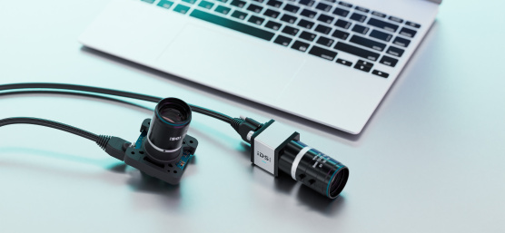 uEye Live Monitoring-Kameras vor Laptop